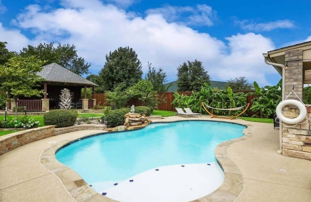Luxury4000sqft,Hot Tub,Games,Cinema,FTWorth,ATTST