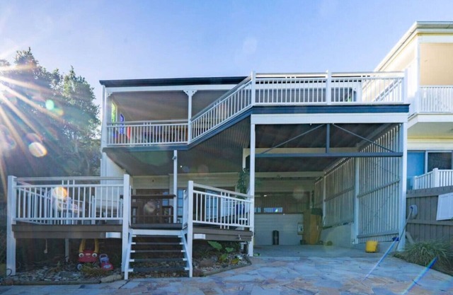 Luxxe West End 4B3B + Parking+HomePod Music System