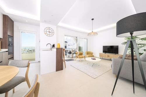 Luz de la Mata penthouse - Golf sea lake views - by OYOOSTAYS