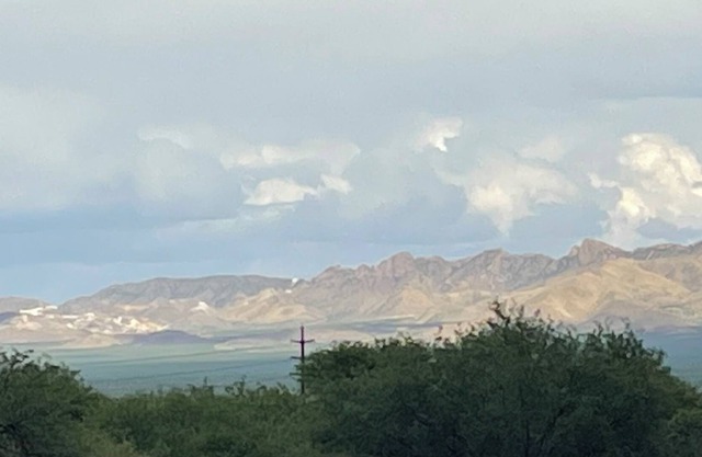 Luz Del Sol our home in the sun! Mountain View! Single Level 2/2 w/ pool access!