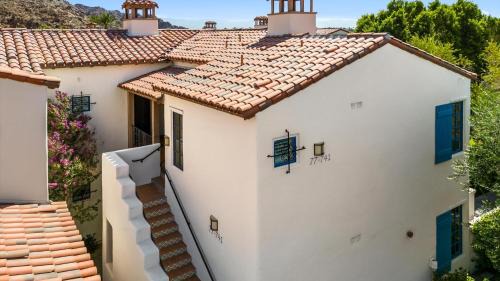 LV216 Upstairs 2 Bedroom Legacy Villas Lock-Off