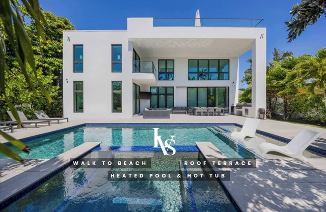 LVS Villa Blanco 5BR Coastal Oasis with Rooftop Sunset Deck, Heated Pool, Spa &