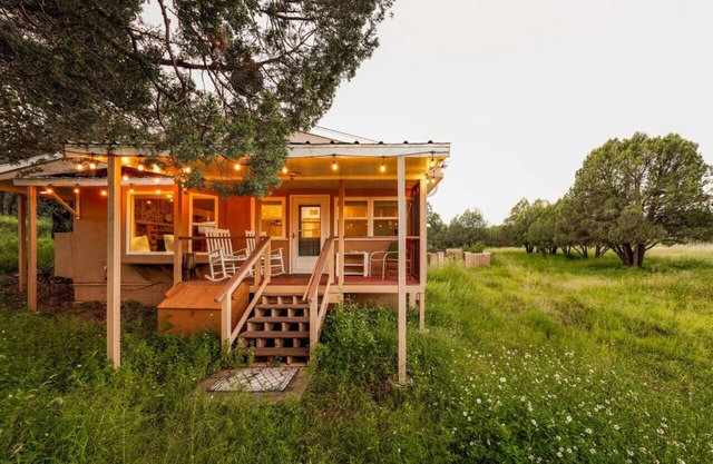 Lyle Canyon | Sleeps 8 | Country Quiet | Solitude