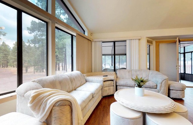 Lynx Cabin