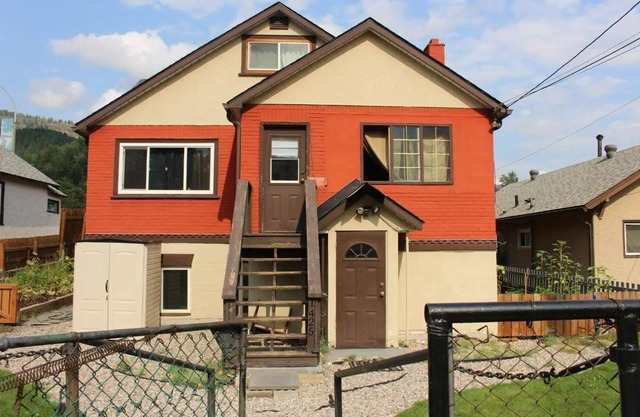 Lyxury Spacious, center of town, rooms in big house both private and shared