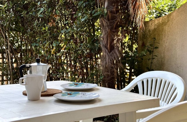 M276 - Marcelli, three-room apartment with porch 100m from the sea