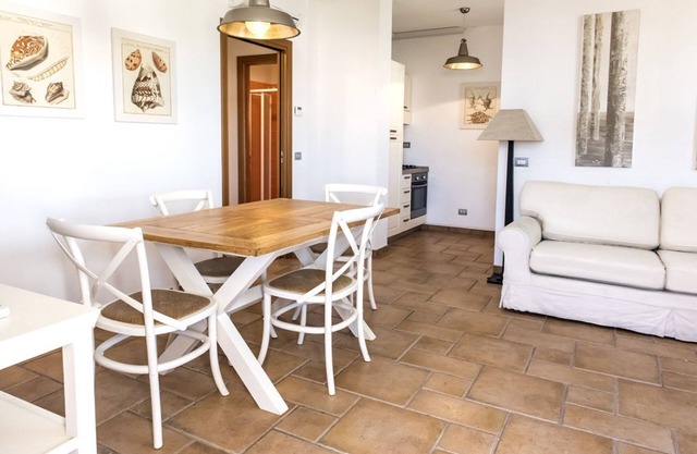 M348 - Marcelli, comfortable new three-room apartment with swimming pool and bal