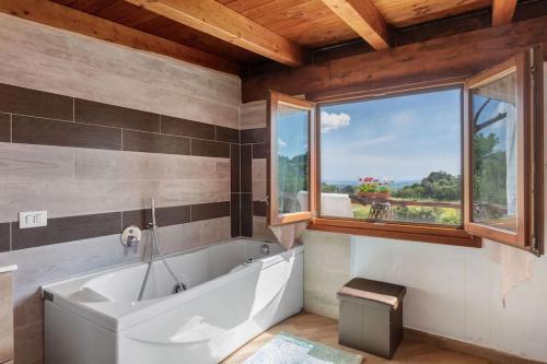Ma'house- Villa with Jacuzzi & Sea view-