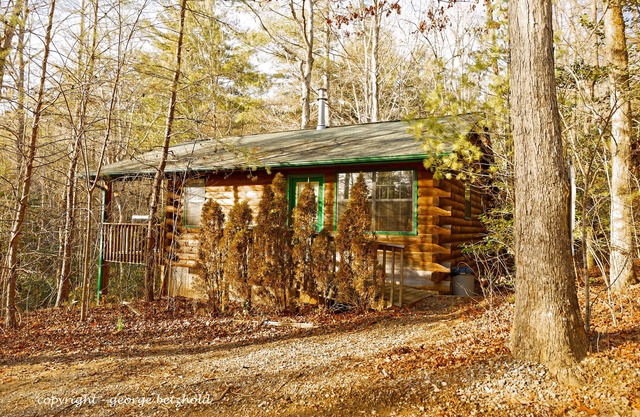 MacDonald Cabin im schottischen Wald