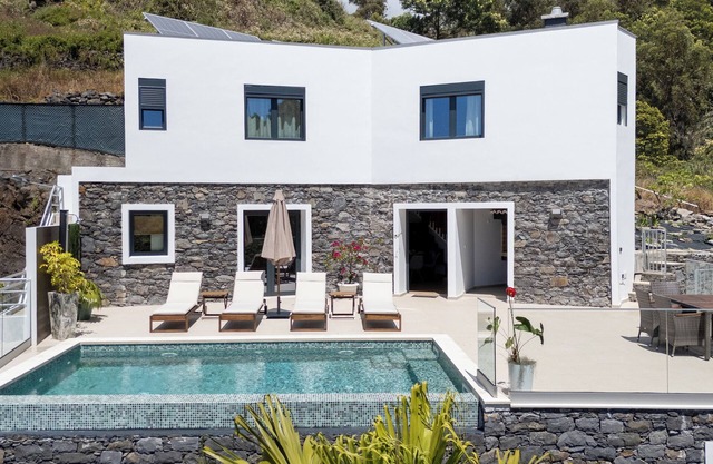 Madeira Protea Retreat with private heated pool