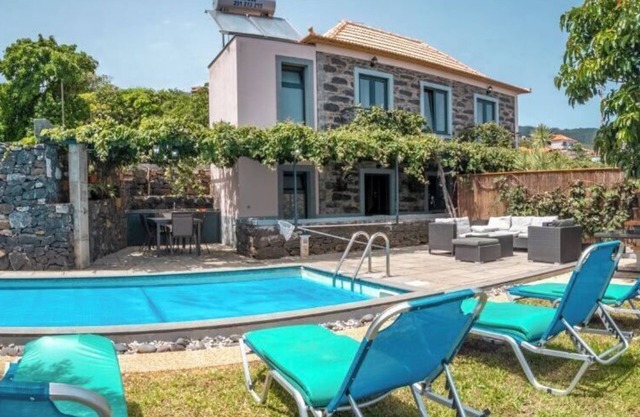Villa Santa Cruz mit privatem Pool im Madeira-Stil
