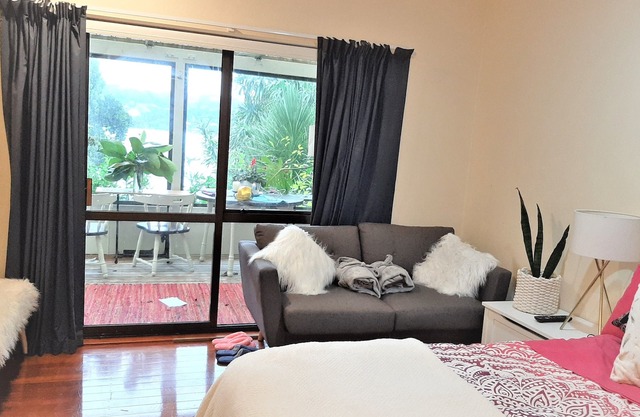 Madhuban - Single Room Sleeps 2-Sailing/Fishing/Hiking/Trekking in Whangaroa,