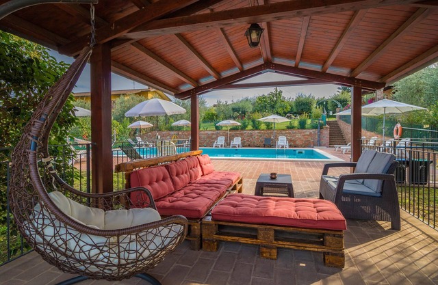 Madone 1, Wohnung in einem Agriturismo. Pool, WLAN, Tennis