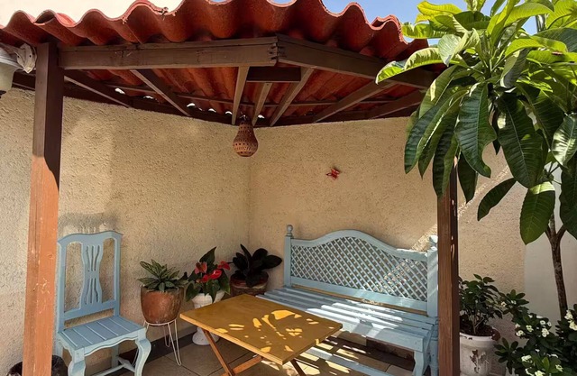 Madrigal/Alberca House - HiveNB
