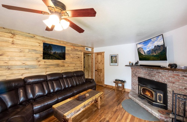 Parkside, A / C, Netflix, Keine Reinigungsgebühren! Erlebe die Magie von Yosemite! Magic Escape ist ein ...