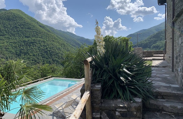 Magic Mola mit Pool (nördl.Toscana)