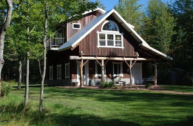 Herbst Special Magical Handcrafted Cabin auf 20 Acres In Büchern / Mags