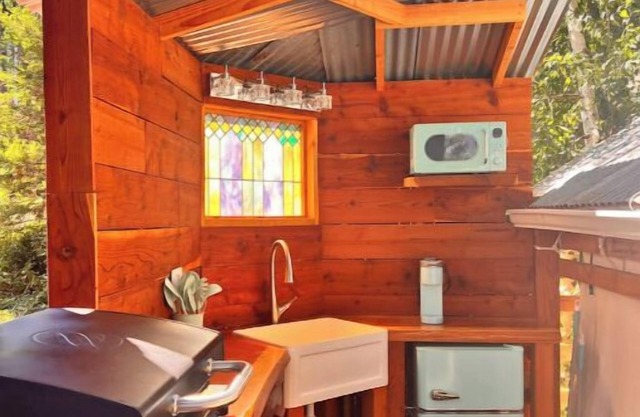 Magical Redwood Retreat in the Santa Cruz Mountains: Luxury Tree Fort Stay
