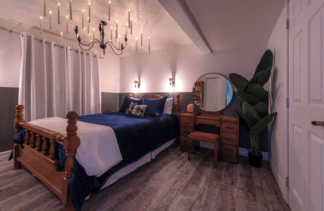 Magical Themed Decor! Pets Welcome! 3 Bedrooms