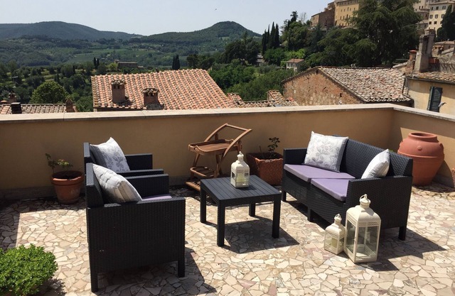 Wunderschönes Apartment mit 2 Schlafzimmern, Terrasse und Klimaanlage im historischen Zentrum von Montepulciano