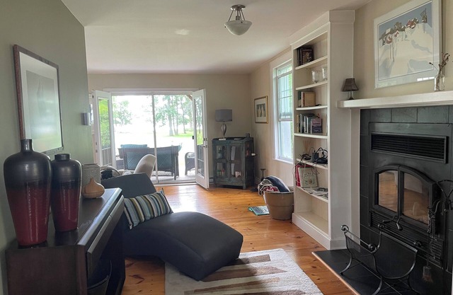Magnificent 3 bedroom Lake House on Amherst Island