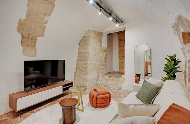Wunderschönes Appartement mit 2 Salons – 1BD/6P – Notre-Dame Paris