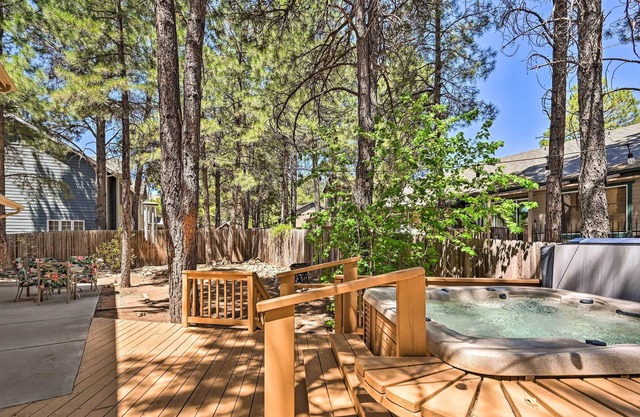 Flagstaff Getaway w/ Hot Tub + Wood Fire Pit!