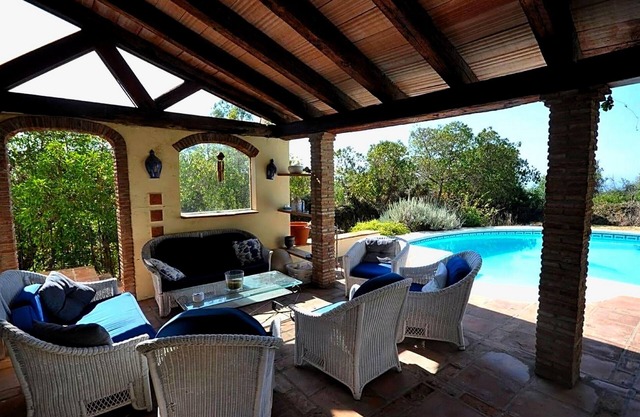Magnificent house with pool near the sea