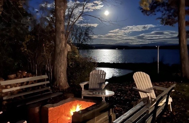 Magnificent Lakefront Lodge Panoramic View Lake Champlain Kayaks/Fishing/Pk ball
