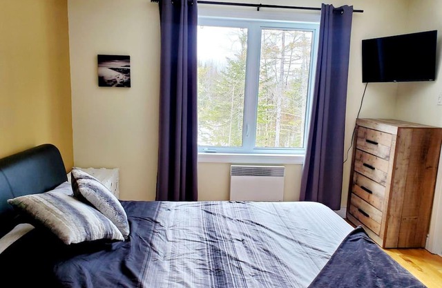 Magnificent large house 5 minutes from Magog