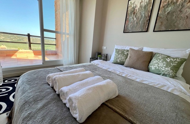 Magnificent Mar'y'Golf Apartment, Spectacular VIEW