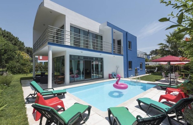 Wunderschöne Villa, Pool, Garten in privater Anlage 4 ... 25 Mn Lisboa