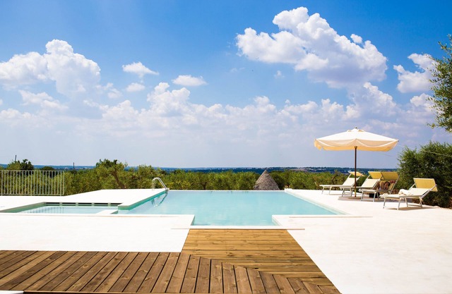 Wunderschöne Villa in Alberobello mit Trulli und exklusivem Salzwasserpool