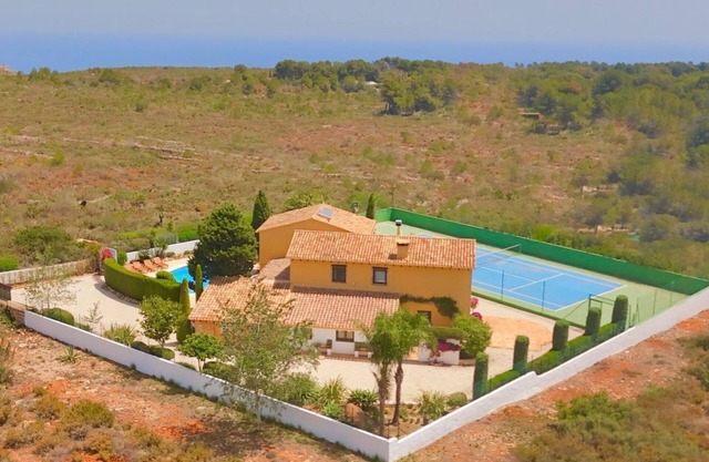 AUGUST ANGEBOT!, HERRLICHE VILLA IM NATURPARK MIT BLICK AUF IBIZA, KOMFORT UND LUXUS