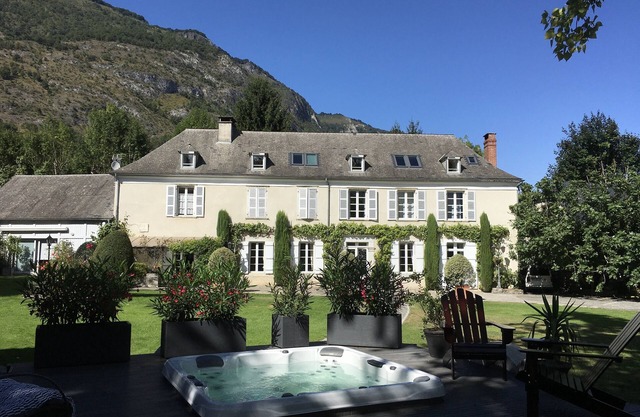Magnificent villa with heated pool, jacuzzi and sauna, - 20% july/august