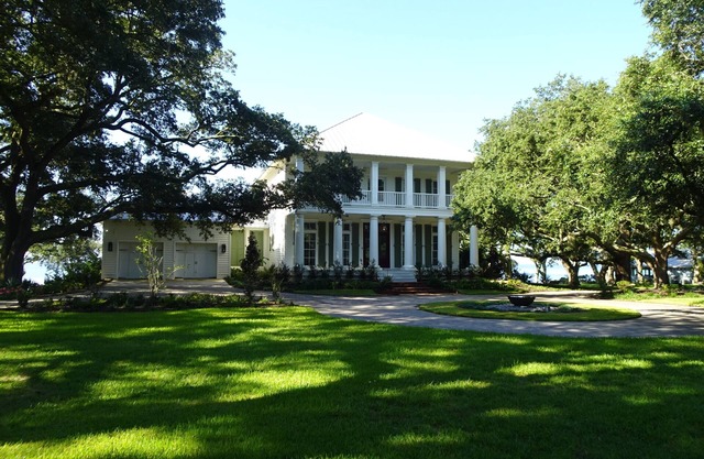 Magnificent Waterfront Property!