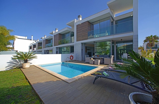 Wunderschöne Villa mit 3 Schlafzimmern und privatem Pool im Zentrum von Albufeira