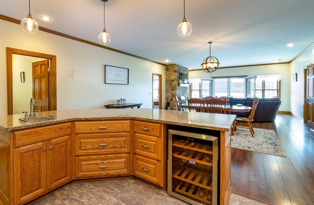 Magnificient Newly Built East side Home