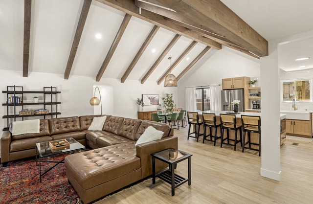 Magnolia Mountain Cabin - CLOSE TO NAU & DOWNTOWN!