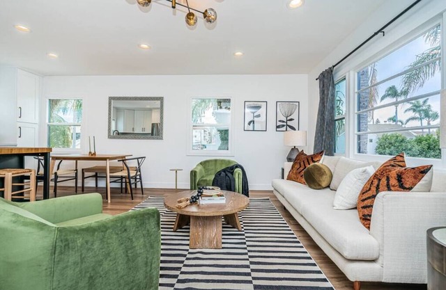 Magnolia Suite - Walk to Shops, Dining & Ferry