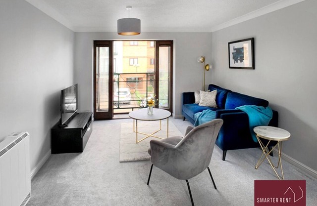 Maidenhead - Gated, Parking, Balcony
