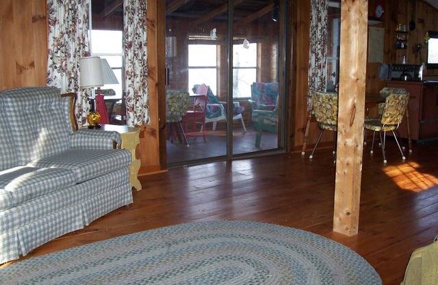 MAIN Cottage: family & pet friendly on pristine Echo Lake in VT's NEK!