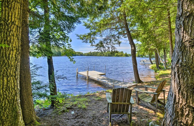 Waterfront Lake Arrowhead Home w/ Kayaks & Grill!