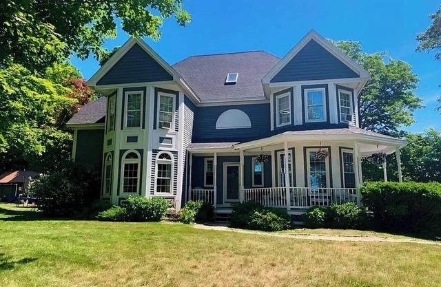 Maine Luxury Home On the Sea