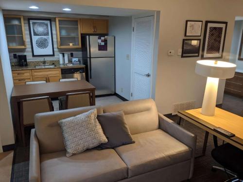 MainStay Suites St Louis - Galleria