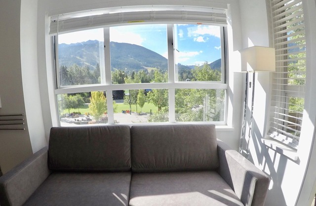 MainVillage! 2 Bedroom, 2 Bathroom, A/C, KingBed, Laundry, Parking, EV Charging!
