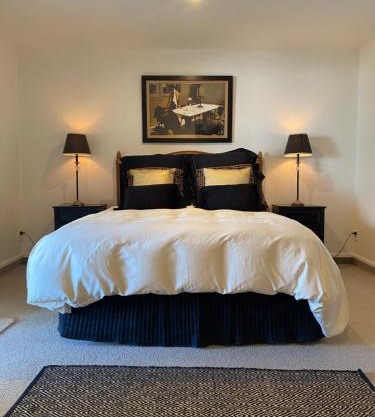 Maison Blue - Chic Garden Apartment