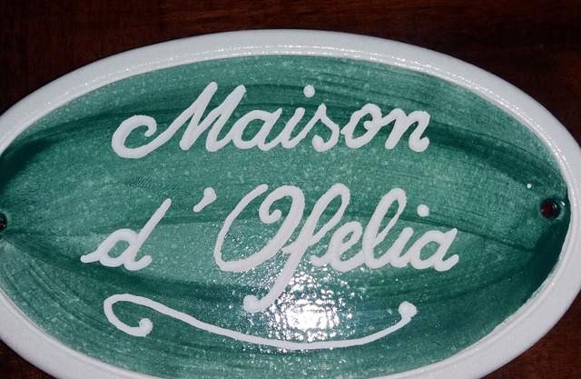 Maison d'Ofelia vintage style garden apartment