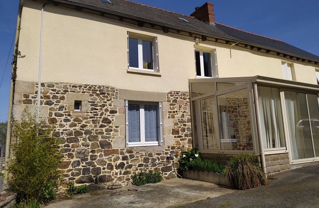 Maison de Campagne au Pied D'un Bois