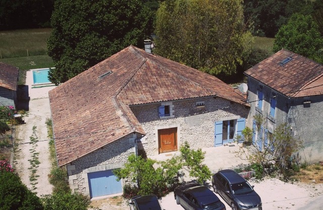 Maison Ndépendante de 60m2 au Cœur D'un Grand Jardin Avec Accès à la Piscine